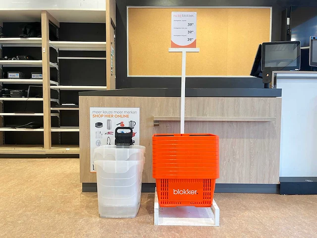 Winkelmand (11x) inclusief standaard en 2 easyshoppers - afbeelding 1 van  5