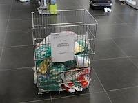 Winkelmand met handschoenen in diverse uitvoeringen circa 144 paar - afbeelding 1 van  2