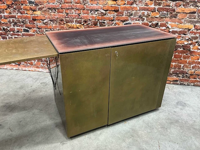 Winkelmeubel met messing bekleed - afbeelding 2 van  5