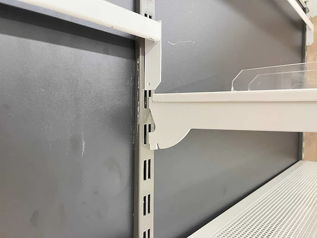 Winkelstelling met achterwand, 12 meter - afbeelding 7 van  10