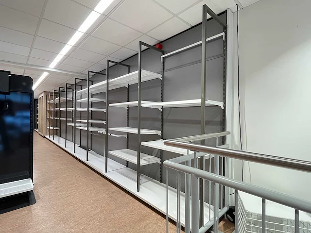 Winkelstelling met achterwand, 14 meter - afbeelding 1 van  6