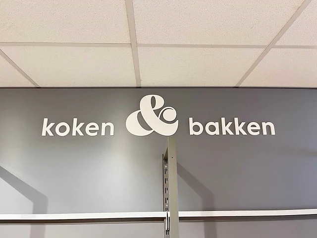 Winkelstelling met achterwand, 22 meter - afbeelding 2 van  11