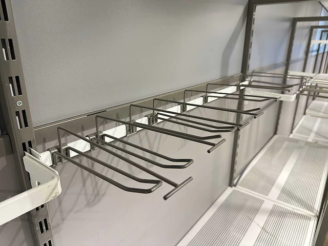 Winkelstelling met achterwand, 31 meter - afbeelding 3 van  13