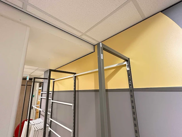 Winkelstelling met achterwand, 6 meter - afbeelding 5 van  6
