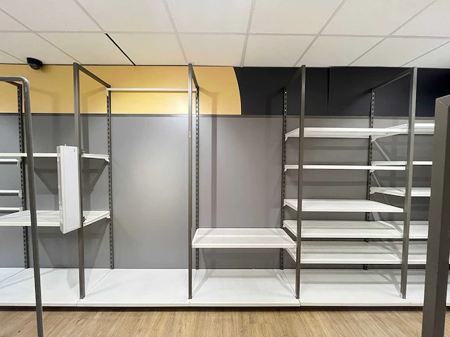 Winkelstelling met achterwand, 7 meter - afbeelding 1 van  9