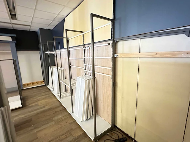 Winkelstelling met achterwand, 7 meter - afbeelding 4 van  7