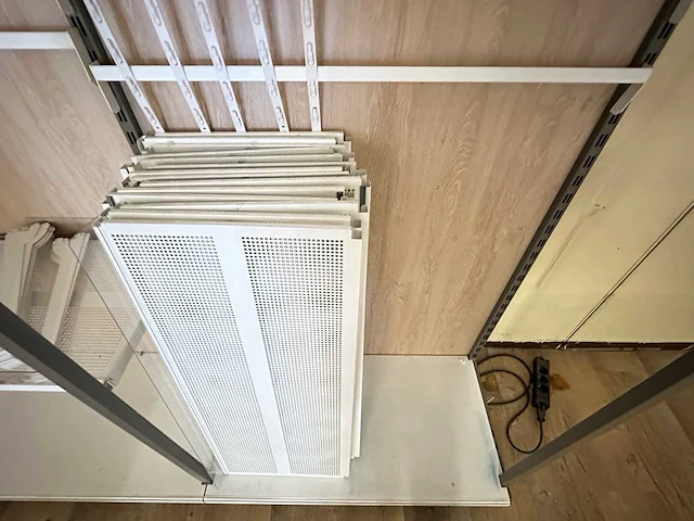 Winkelstelling met achterwand, 7 meter - afbeelding 5 van  7