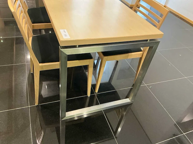 Winkeltafel met stoelen - afbeelding 2 van  4