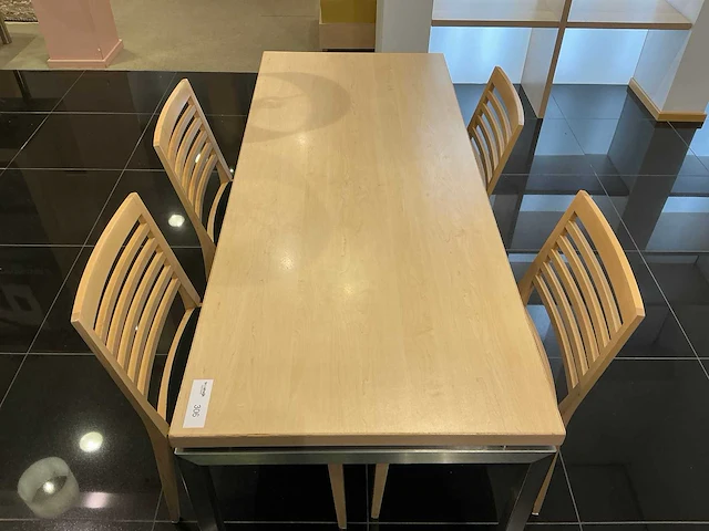 Winkeltafel met stoelen - afbeelding 3 van  4