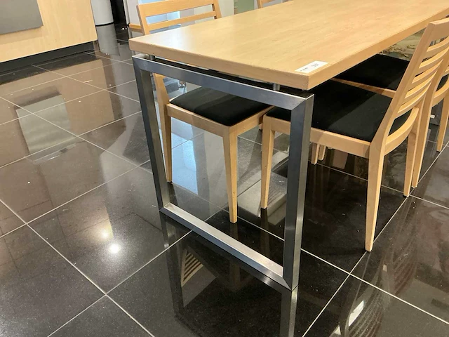 Winkeltafel met stoelen - afbeelding 2 van  4