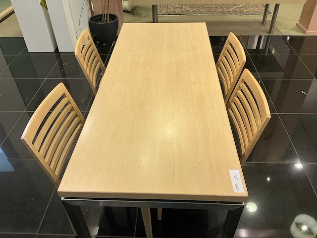 Winkeltafel met stoelen - afbeelding 3 van  4