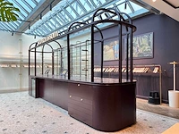 Winkeltoonbank/ bar