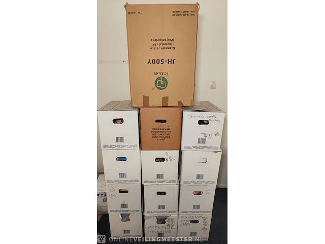 Winkelvoorraad manga, animé, dragonball, one piece, figurines, kaarten etc... - afbeelding 15 van  22