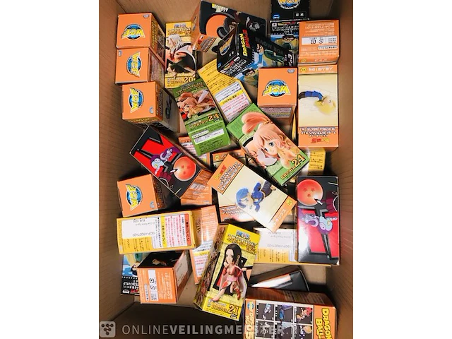 Winkelvoorraad manga, animé, dragonball, one piece, figurines, kaarten etc... - afbeelding 17 van  22