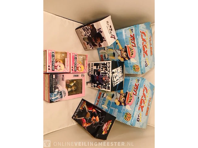Winkelvoorraad manga, animé, dragonball, one piece, figurines, kaarten etc... - afbeelding 18 van  22