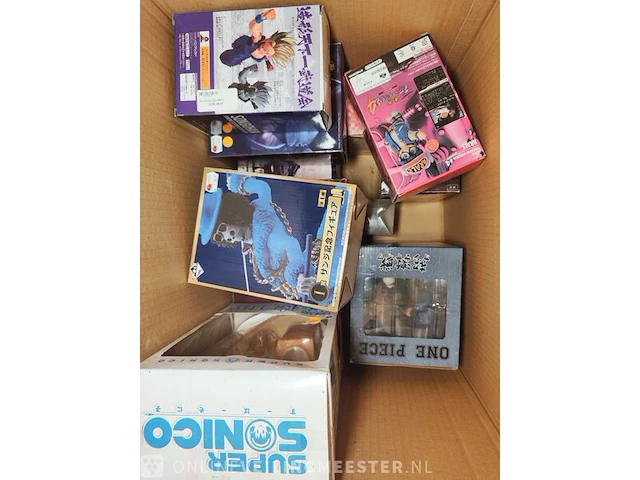Winkelvoorraad manga, animé, dragonball, one piece, figurines, kaarten etc... - afbeelding 20 van  22