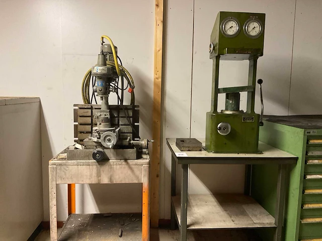 Winter, fontijne tb4 tafelboormachine en -pers - afbeelding 1 van  11