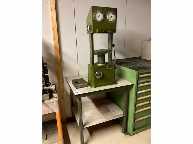 Winter, fontijne tb4 tafelboormachine en -pers - afbeelding 9 van  11