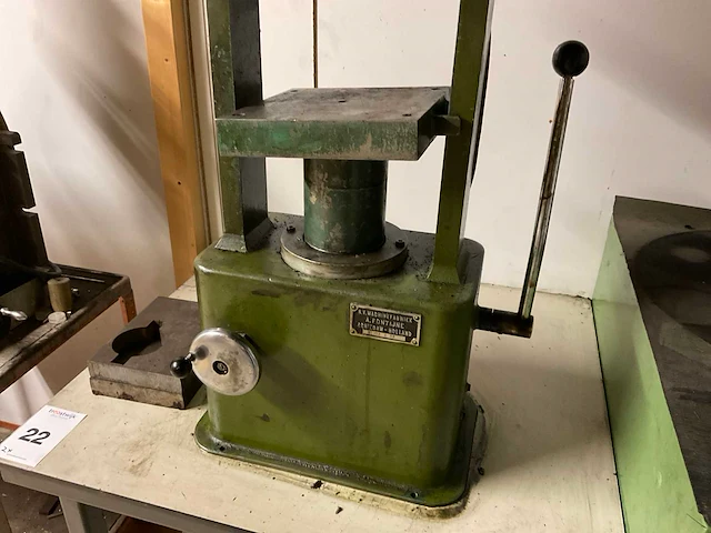 Winter, fontijne tb4 tafelboormachine en -pers - afbeelding 11 van  11