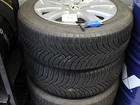 Winterbandenset michelin 205/55r16 met profieldiepte 5 tot 6 mm op aluminium velg volkswagen passat. - afbeelding 2 van  3