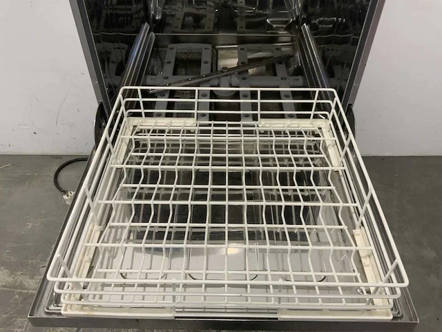 Winterhalter - gs 302 - korvenvaatwasmachine - afbeelding 5 van  8