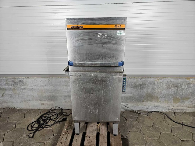Winterhalter - gs 42 - korvenvaatwasmachine - afbeelding 1 van  4
