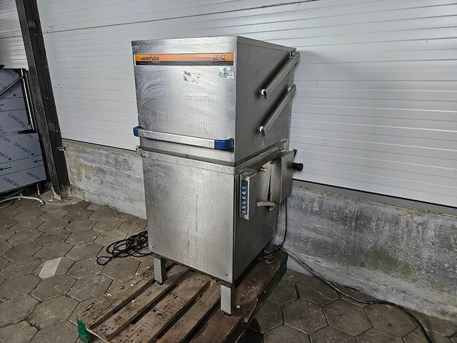 Winterhalter - gs 42 - korvenvaatwasmachine - afbeelding 2 van  4