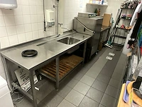Winterhalter - gs41/4 - korvenvaatwasmachine met aan- en afvoertafel - afbeelding 1 van  15
