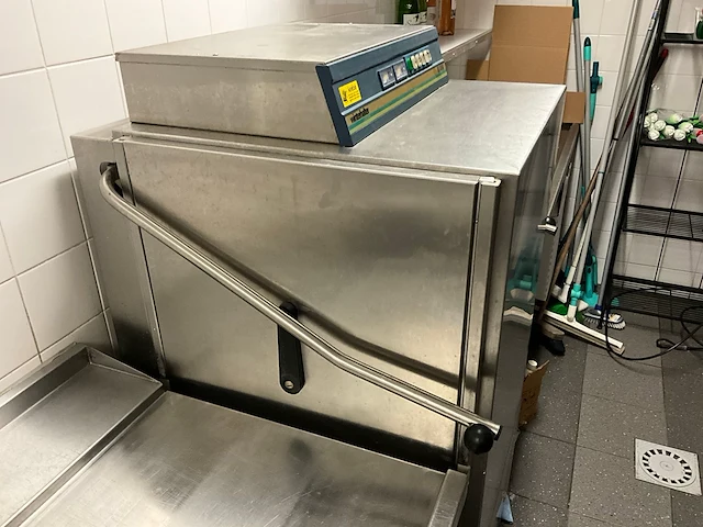 Winterhalter - gs41/4 - korvenvaatwasmachine met aan- en afvoertafel - afbeelding 15 van  15