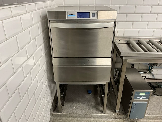 Winterhalter - uc-m - glazenspoelmachine - afbeelding 1 van  7