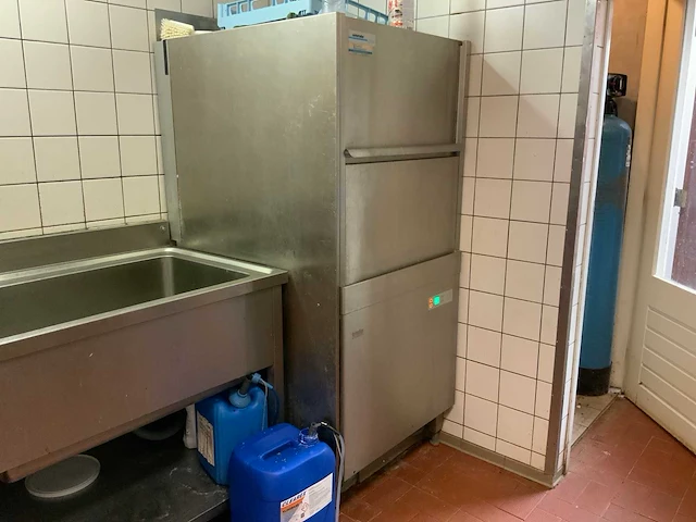 Winterhalter gs 640 rvs gereedschapwasmachine - afbeelding 1 van  6