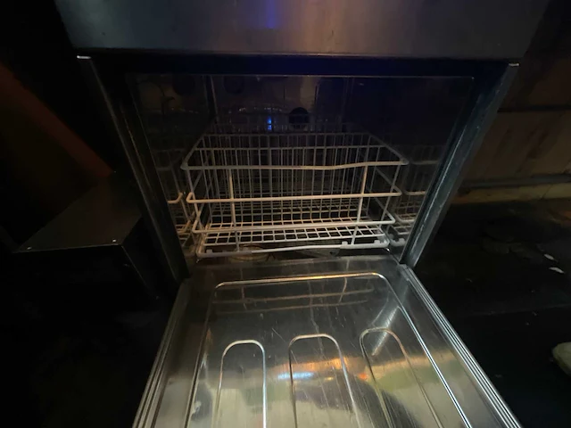 Winterhalter uc-s eco glazenvaatwasmachine - afbeelding 4 van  6