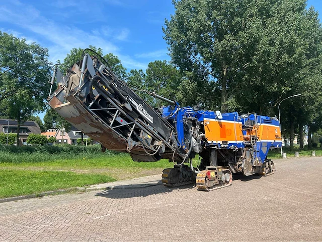 Wirtgen w2200 asfaltfreesmachine - afbeelding 1 van  28