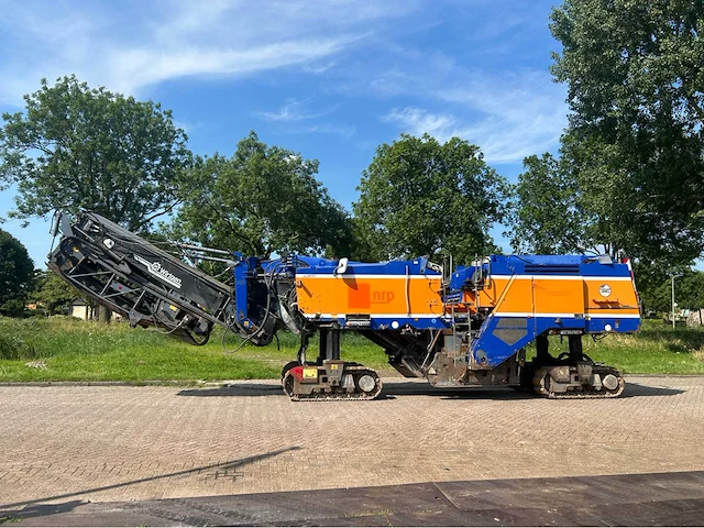 Wirtgen w2200 asfaltfreesmachine - afbeelding 12 van  28