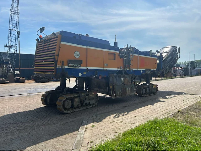 Wirtgen w2200 asfaltfreesmachine - afbeelding 24 van  28