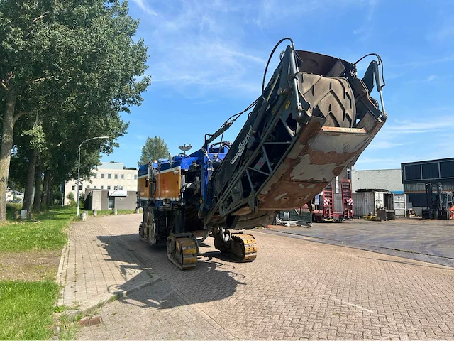 Wirtgen w2200 asfaltfreesmachine - afbeelding 25 van  28