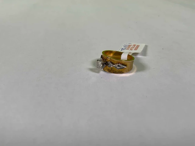 Wit en geelgouden fantasie solitair ring - afbeelding 2 van  4