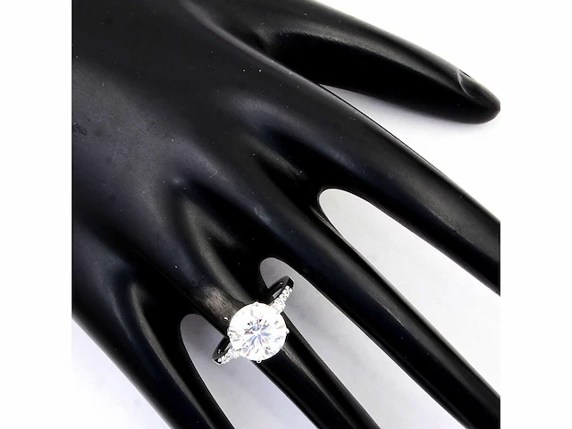 Wit gouden ring met 3,62 crt. diamanten - afbeelding 2 van  7