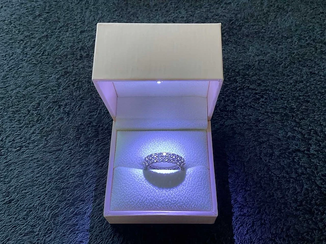 Wit gouden ring met 50 diamanten 3,59 crt. - afbeelding 8 van  10