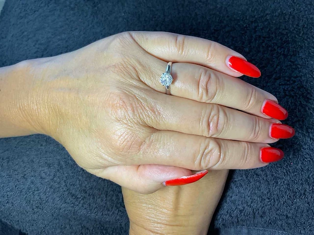 Wit gouden ring met diamant 1,07 crt. naturel - afbeelding 2 van  8