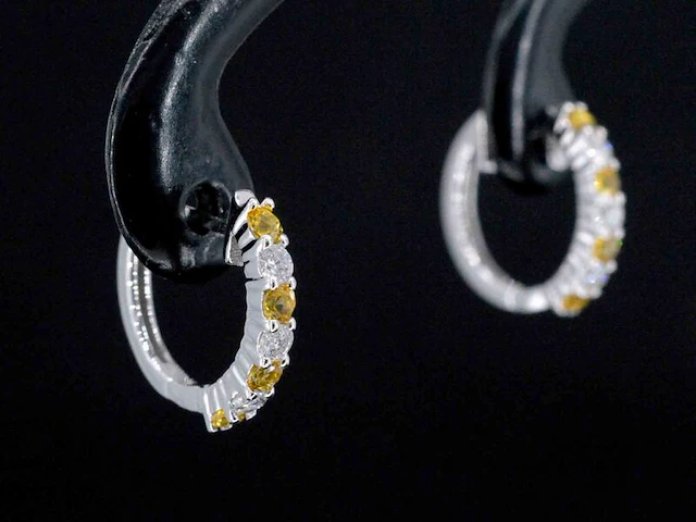 Witgoud oorbellen met oranje saffieren en diamanten - afbeelding 4 van  9
