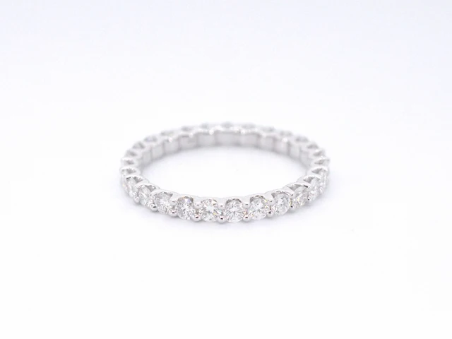 Witgouden alliance ring met briljant geslepen diamant - afbeelding 6 van  10