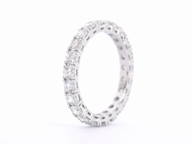 Witgouden alliance ring met briljant geslepen diamant - afbeelding 8 van  11