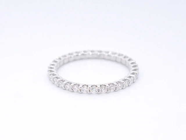 Witgouden alliance ring met briljant geslepen diamant - afbeelding 6 van  10