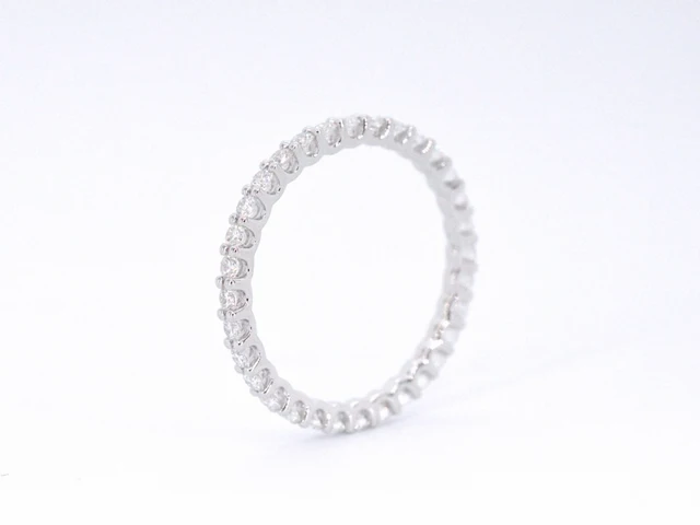 Witgouden alliance ring met briljant geslepen diamant - afbeelding 7 van  10