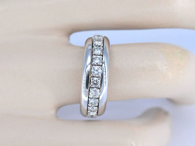 Witgouden alliance ring met diamanten - afbeelding 2 van  8