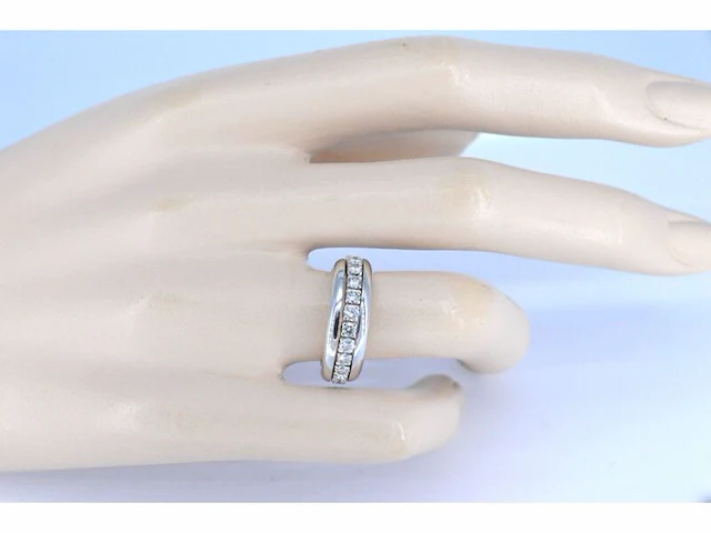 Witgouden alliance ring met diamanten - afbeelding 3 van  8