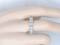 Witgouden alliance ring met grote diamanten - afbeelding 2 van  7