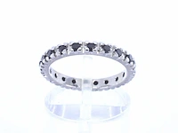 Witgouden alliance ring met zwarte diamanten - afbeelding 2 van  8