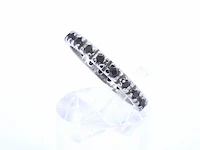 Witgouden alliance ring met zwarte diamanten - afbeelding 3 van  8